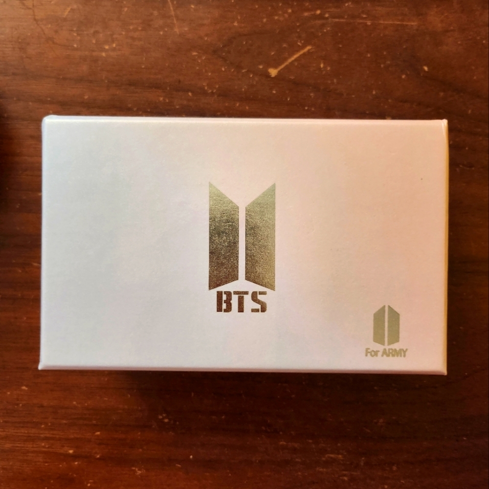 BTS gift box: V version